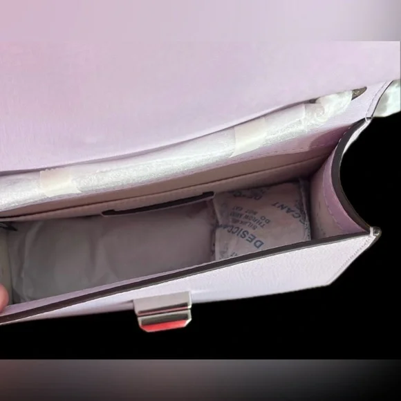 NWT Kate Spade Turnlock Mini Flap Crossbody Bag in Color Light
Frozen Lilac - Picture 5 of 8